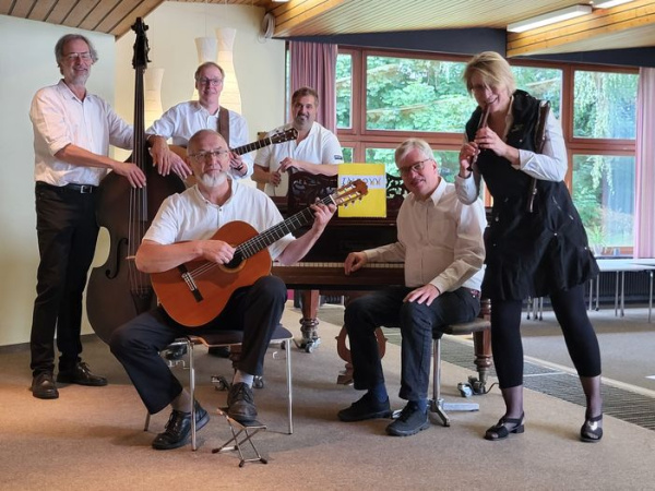 Band INJOYY spielt in Heepen