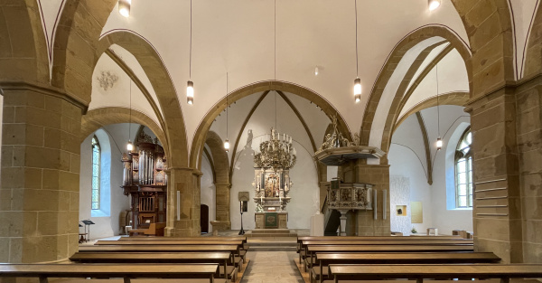 Mittelschiff der Peter-und-Pauls-Kirche